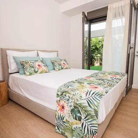 Elaia Luxury Glyfada * Афины